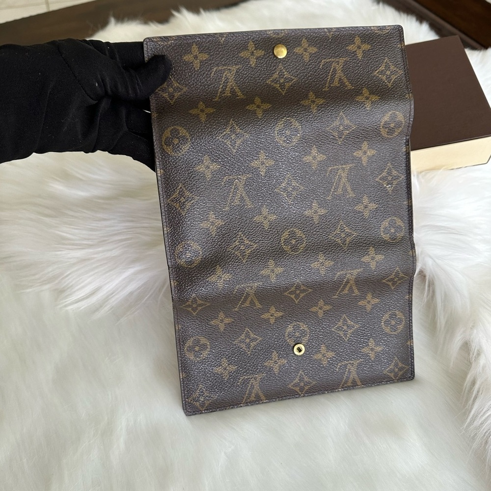 Stunning Brown Monogram Wallet - image 8